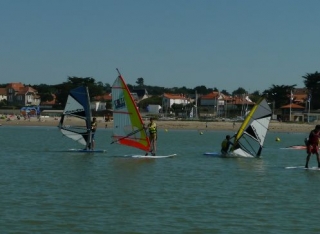  Cursos de windsurf para todos los niveles